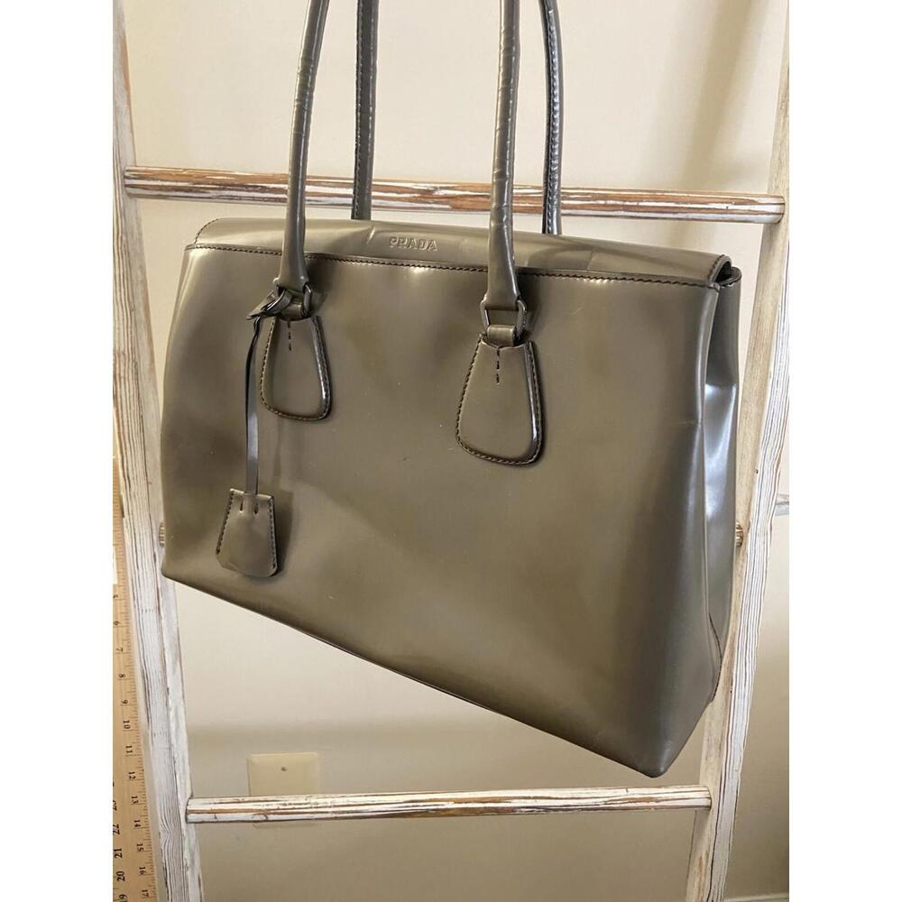 Prada Spazzolato matte gray patent leather hand tote bag - Picture 2 of 16